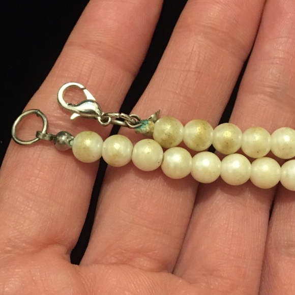 Vintage Faux Pearl Silver Tone Pendant Necklace - Picture 9 of 11